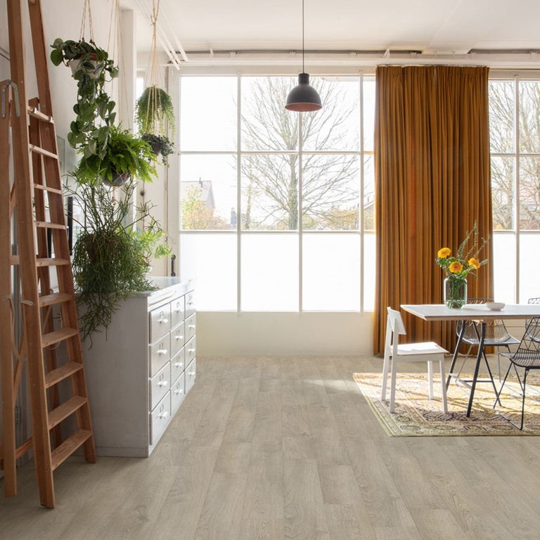 Quick-Step Classic – Alte hellgraue Eiche (CLM1405)