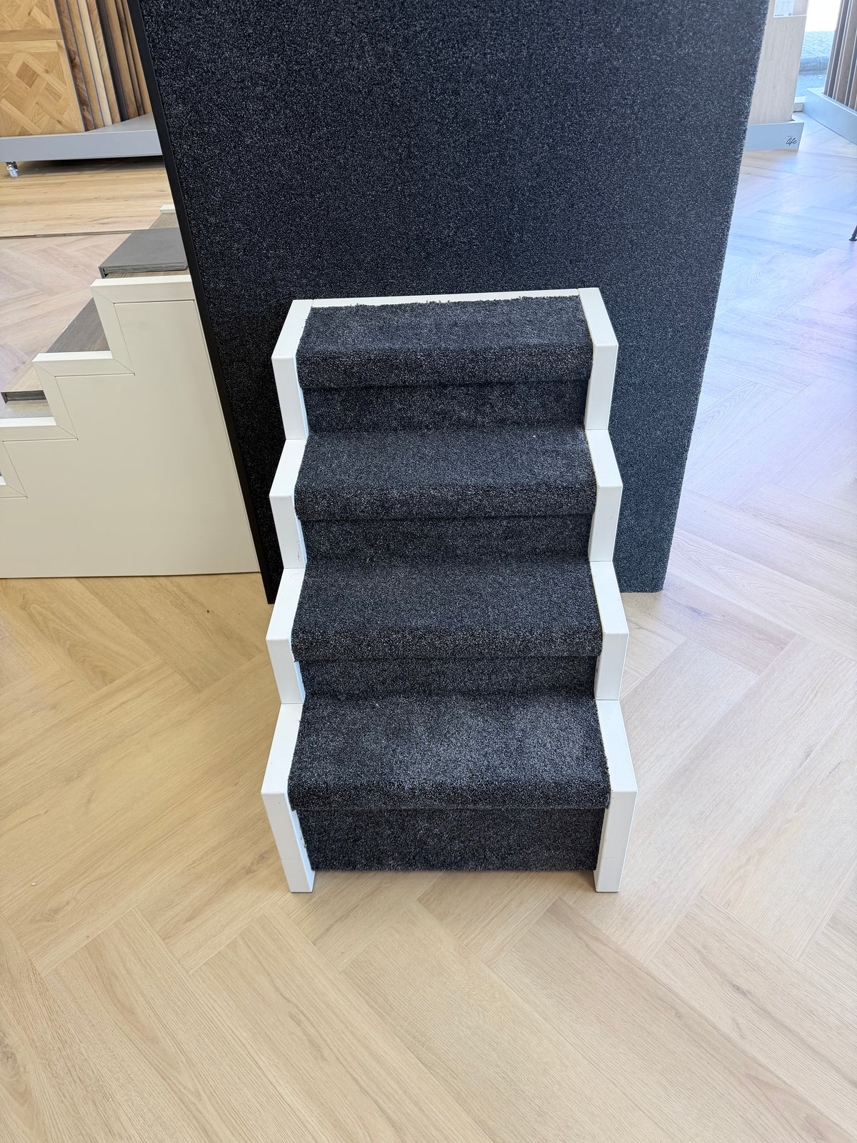 Vloerhuis Nederland Staircase with Carpet